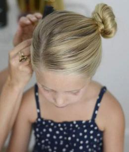 适合小女孩的8款简单漂亮编发发型图片