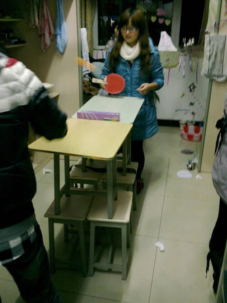 宿舍了打乒乓球