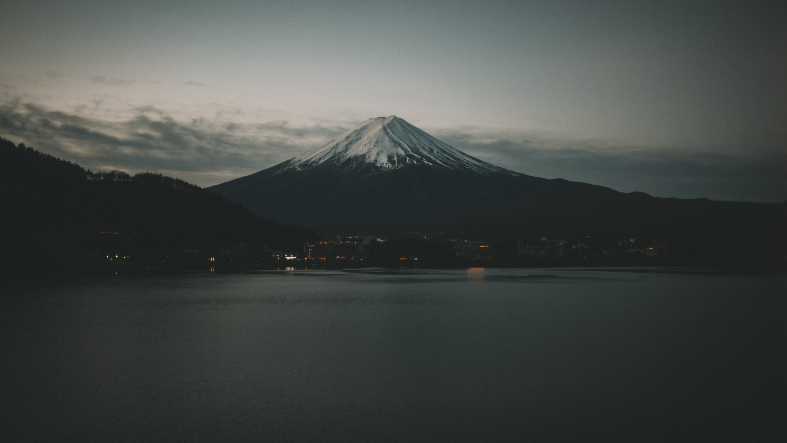 夜色降临唯美的日本名山富士山风景高清壁纸