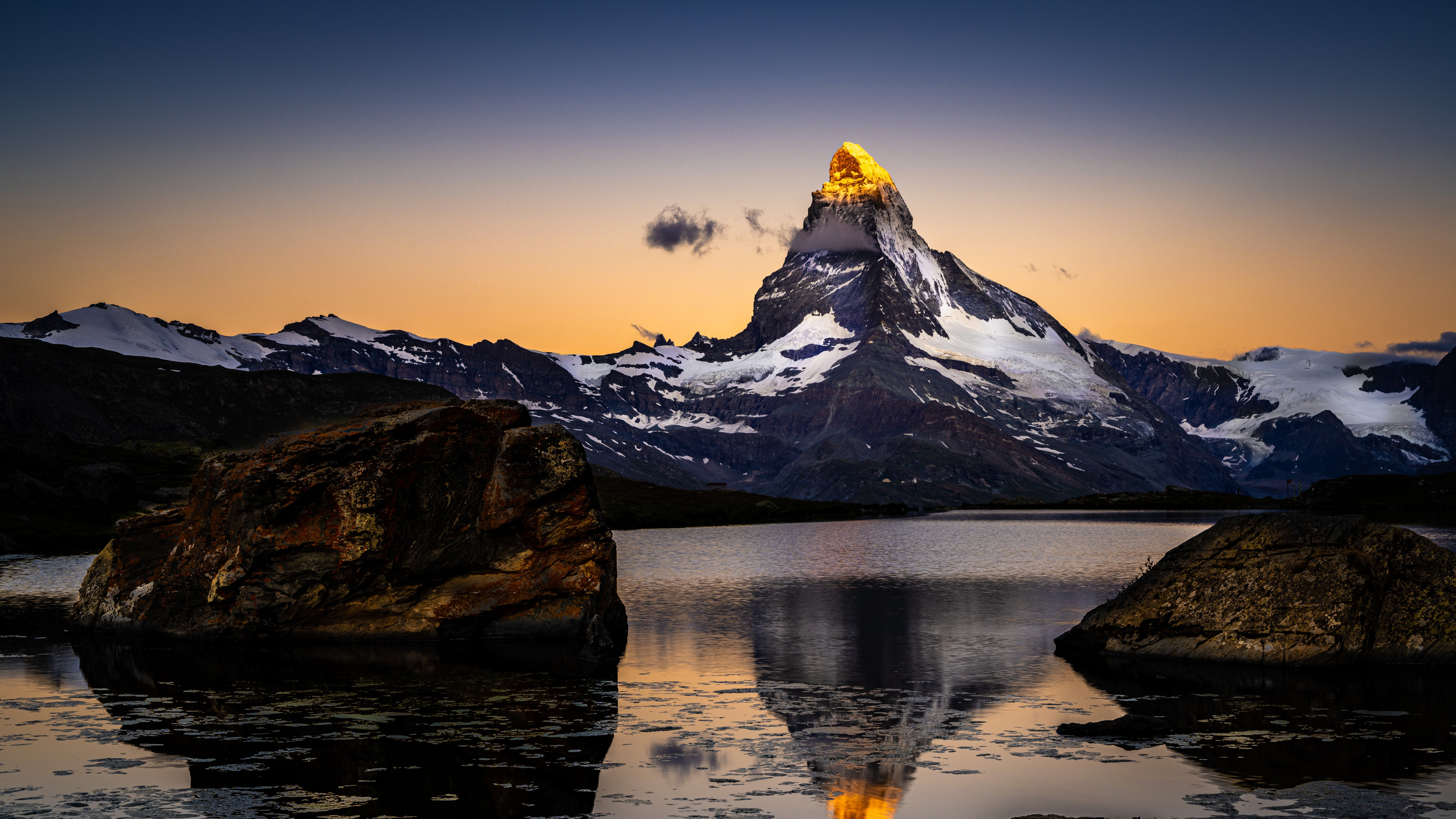 山脉奇观，世界知名的名山景点远景摄影超清8K电脑壁纸