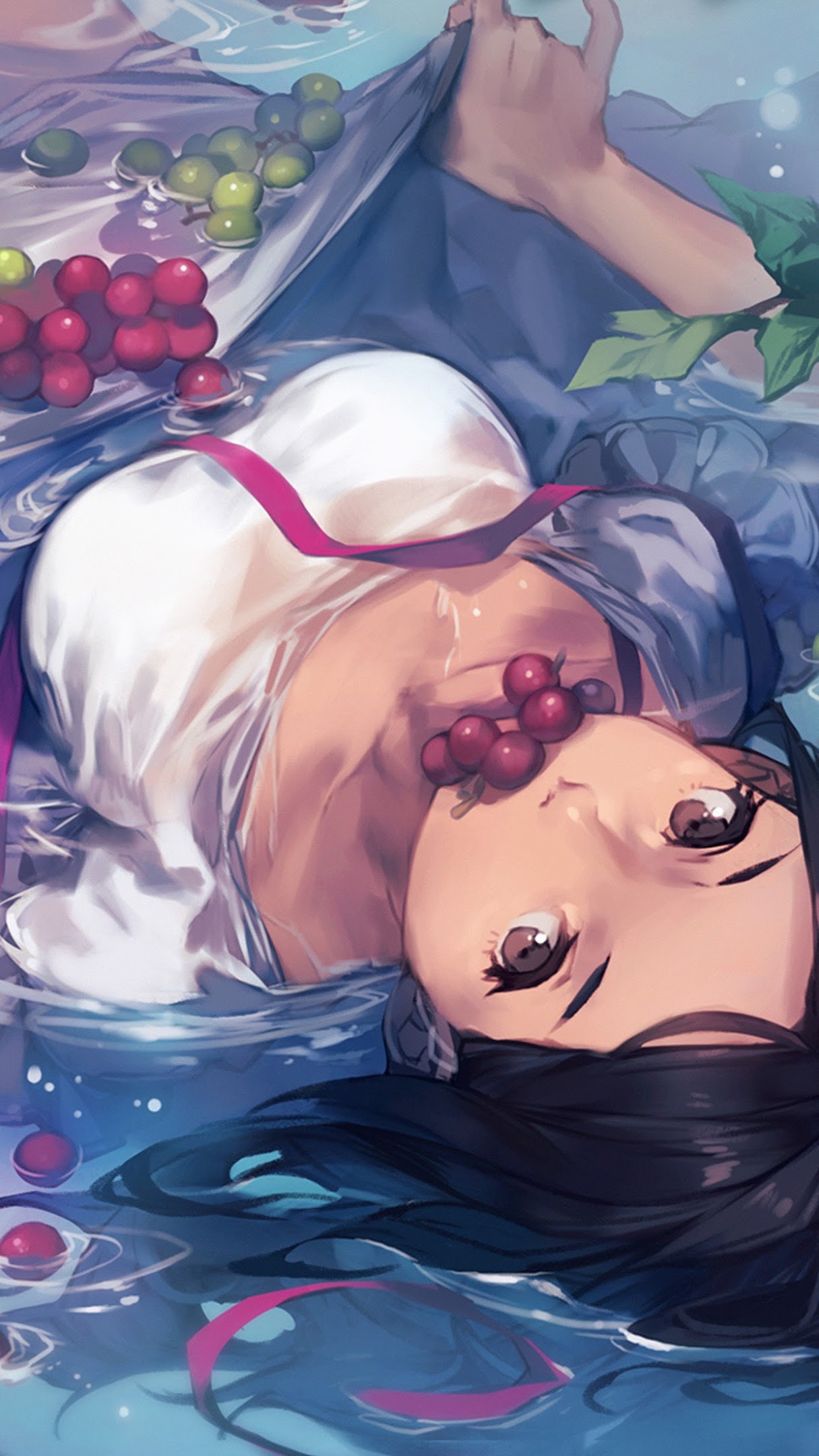 咬着葡萄躺在水里的二次元动漫女生插画手机壁纸