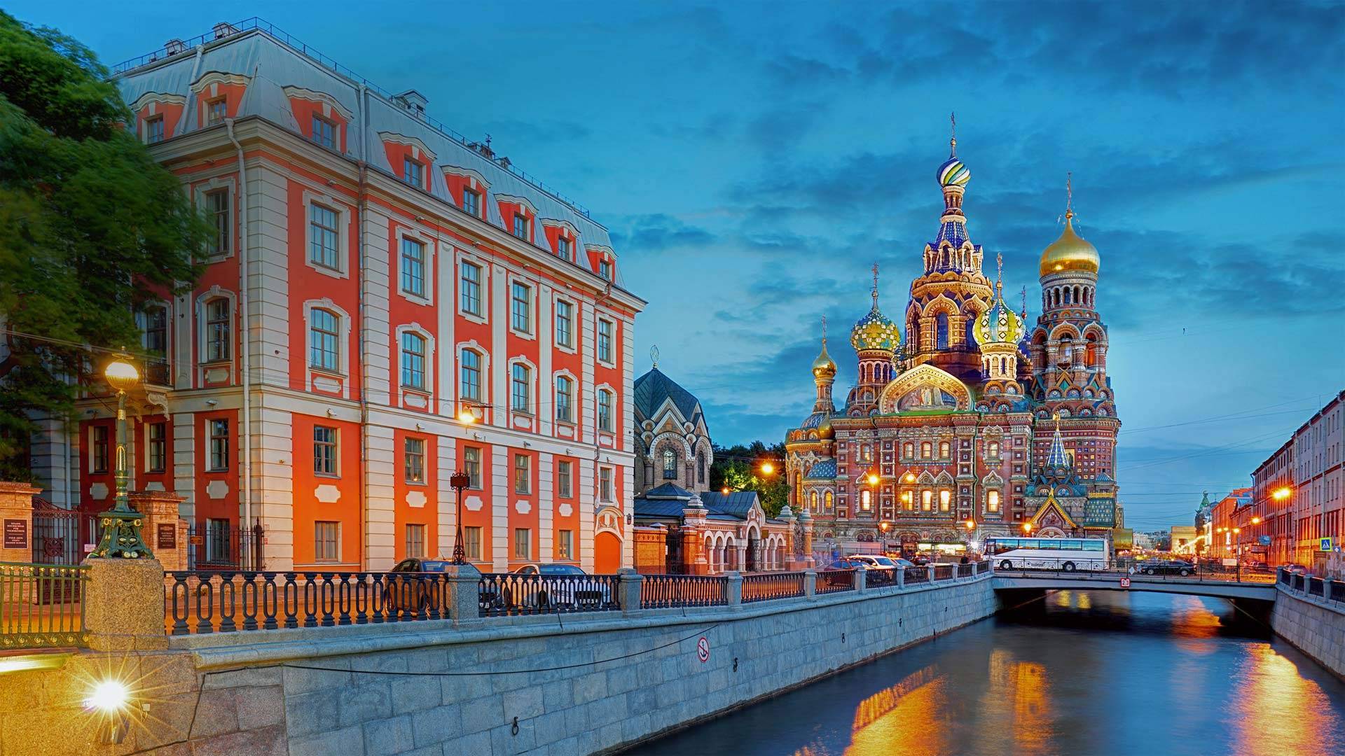 黄昏下的俄罗斯圣彼得堡，唯美大运河、以及<span style='color:red;'>教堂</span>景色壁纸
