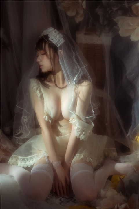小仙女七月喵子透明婚纱巨乳诱惑高清大图第1张图片
