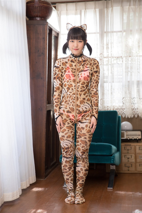 日本可爱美女香月りお动物睡衣私房写真
