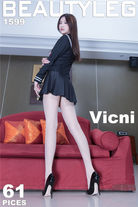 90后极品美女Vicni制服美腿高跟鞋丝袜迷人写真图片