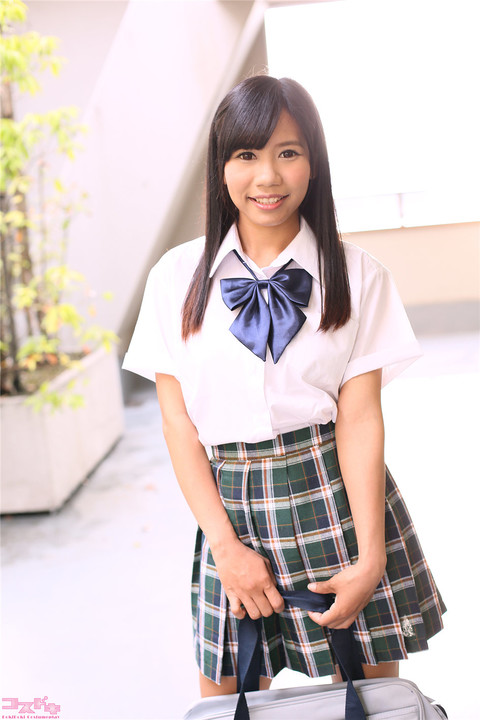 日本美女学生妹ルナ制服图片高清第2张图片
