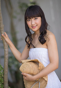 穿性感内衣的日本美女高梨あい写真图片