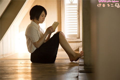 日本白衬衫女星个性写真