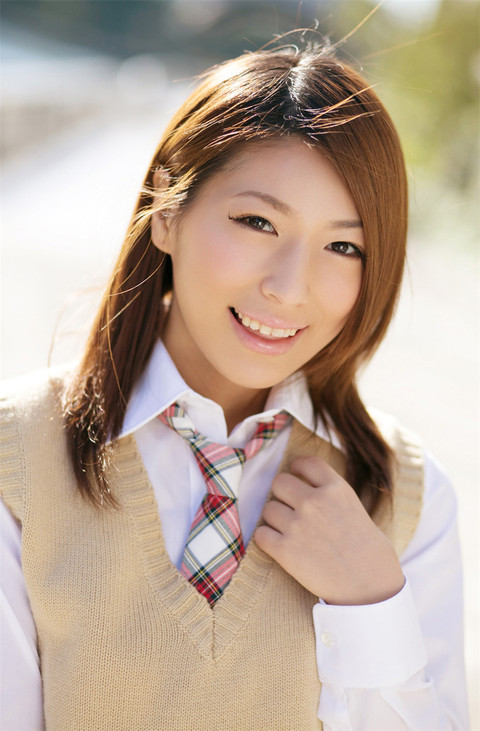日本美女野ナミ学生制服诱惑图片