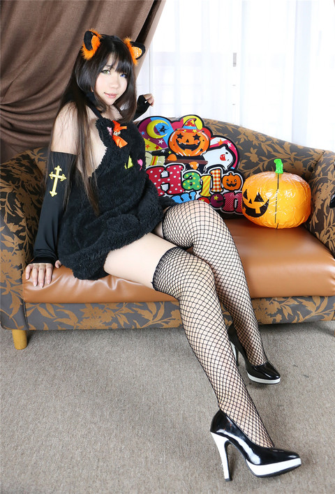 cosplay网袜丰满少女大尺度写真第2张图片