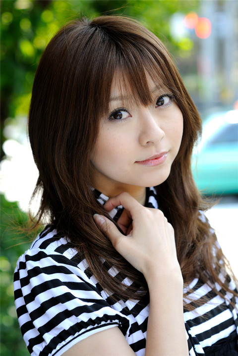 日本拍写真的美女折原みか图片第1张图片