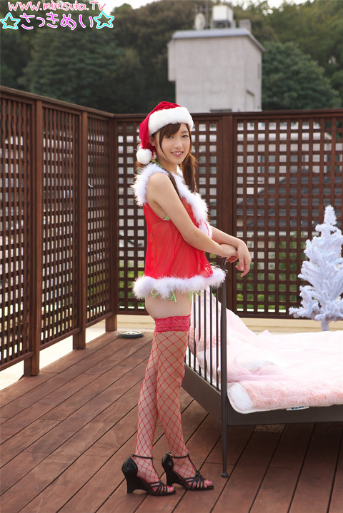 日本圣诞美女红色大眼网袜写真第1张图片