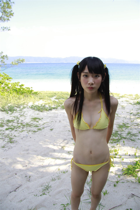 日本比基尼美少女末永みゆ海滩诱人图片第1张图片