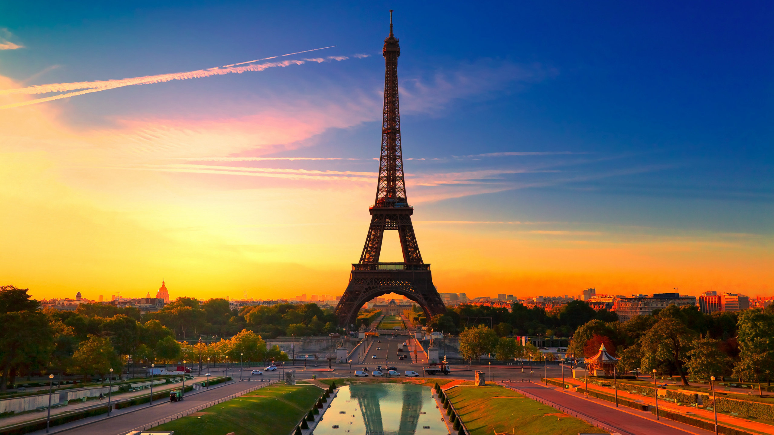 超美的巴黎埃菲尔铁塔，漫天唯美的热气球欧美城市风景壁纸