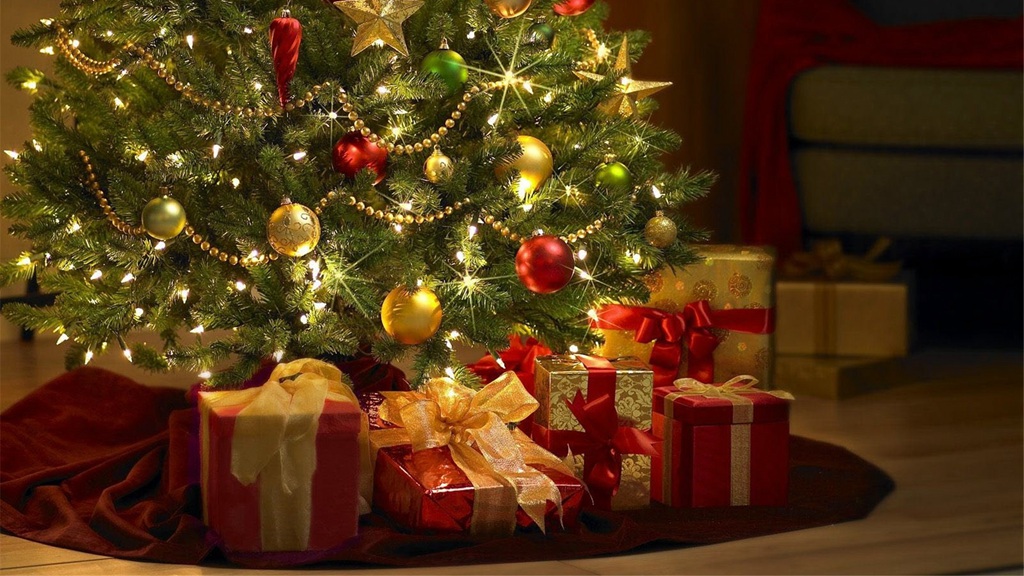 <span style='color:red;'>圣诞树</span>，礼盒，小挂件，灯带，唯美圣诞节主题系列意境图片