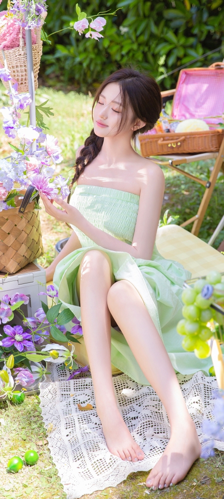 小清新 夏天 绿色裙子美女手机壁纸