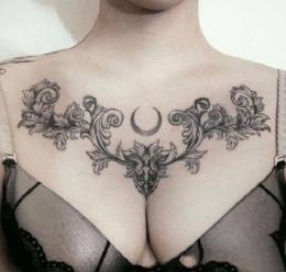 性感、个性、另类的女性胸前，肩胛处花卉类纹身大图案图片作品