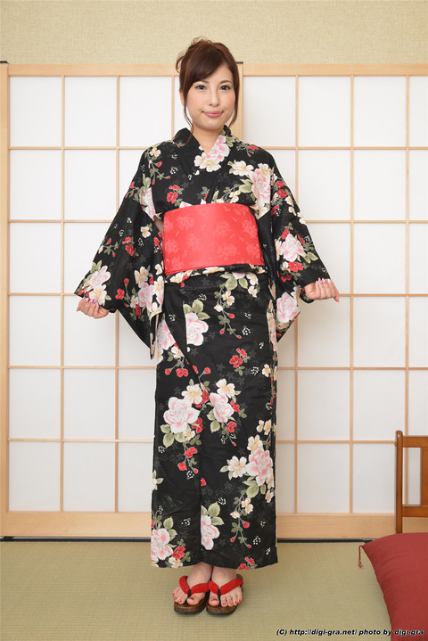 日本女优早川瑞希和服写真第1张图片