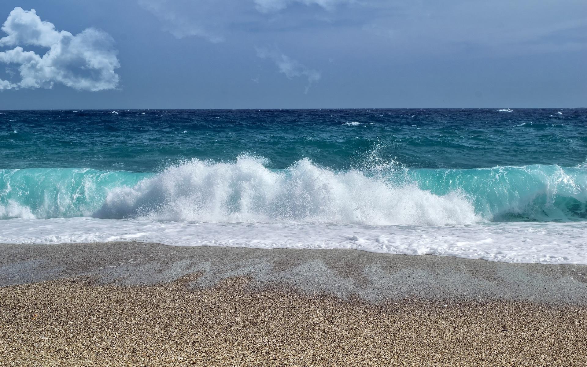 大海、海浪、浪花、波涛汹涌的海浪浪花景色壁纸图片